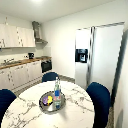 Luxx - Naehe Universitaet-kliniken-parken-kueche-wlan Apartment